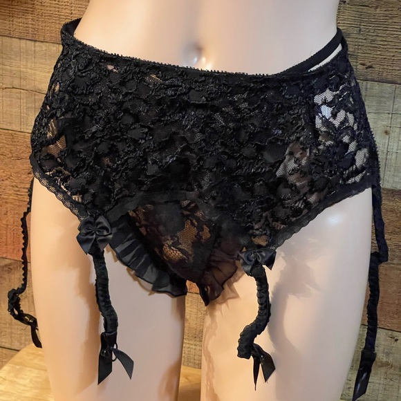 🖤Victoria's Secret vintage lace garter set - Picture 2 of 7